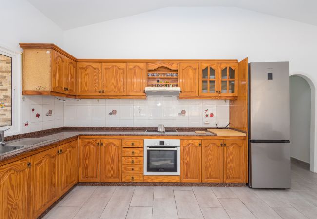 Cottage in San Bartolomé de Tirajana - 3BR Country Home - Private Pool & Terrace Cottage in San Bartolomé de Tirajana - 3BR Country Home - Private Pool & Terrace