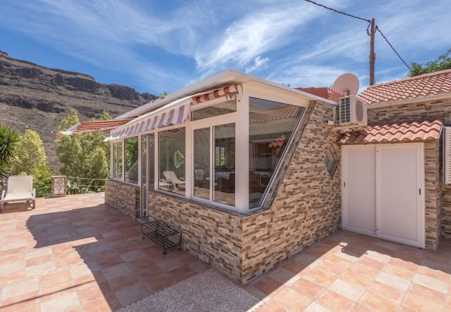 Cottage in San Bartolomé de Tirajana - 3BR Country Home - Private Pool & Terrace Cottage in San Bartolomé de Tirajana - 3BR Country Home - Private Pool & Terrace