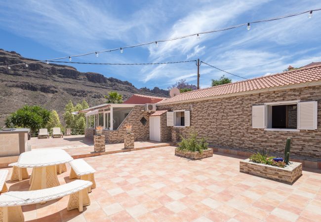 Cottage in San Bartolomé de Tirajana - 3BR Country Home - Private Pool & Terrace Cottage in San Bartolomé de Tirajana - 3BR Country Home - Private Pool & Terrace