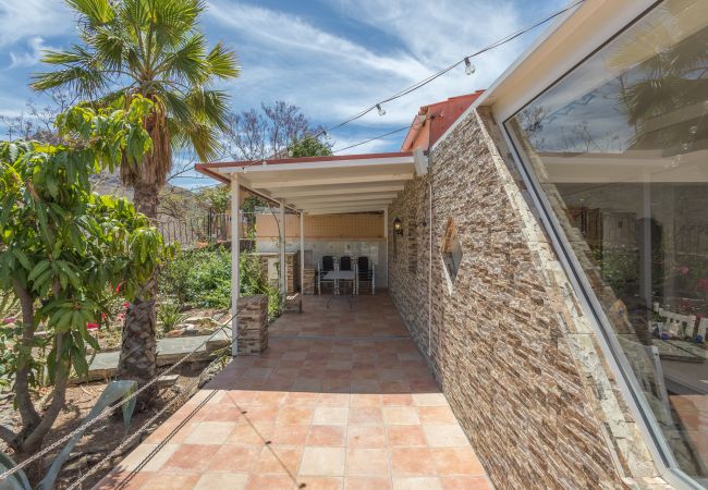 Cottage in San Bartolomé de Tirajana - 3BR Country Home - Private Pool & Terrace Cottage in San Bartolomé de Tirajana - 3BR Country Home - Private Pool & Terrace