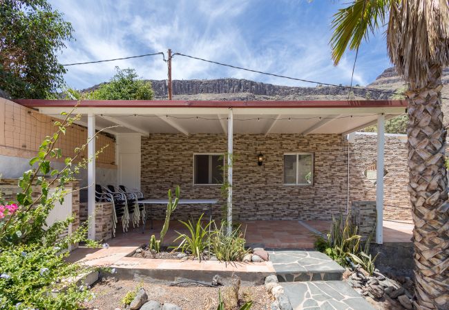 Cottage in San Bartolomé de Tirajana - 3BR Country Home - Private Pool & Terrace Cottage in San Bartolomé de Tirajana - 3BR Country Home - Private Pool & Terrace