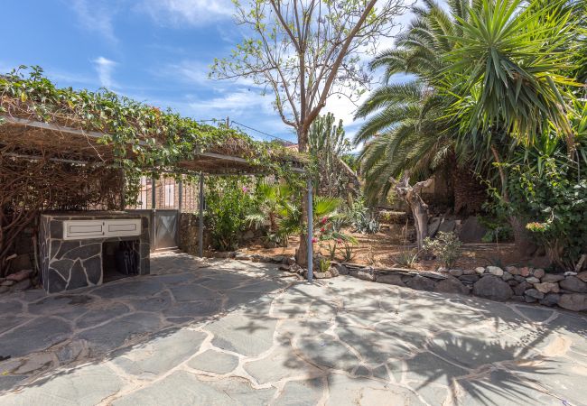 Cottage in San Bartolomé de Tirajana - 3BR Country Home - Private Pool & Terrace Cottage in San Bartolomé de Tirajana - 3BR Country Home - Private Pool & Terrace