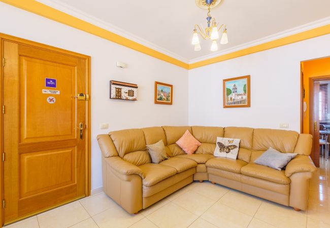 House in Buenavista del Norte - 2BR Home with Parking - Mountain Views Terrace House in Buenavista del Norte - 2BR Home with Parking - Mountain Views Terrace