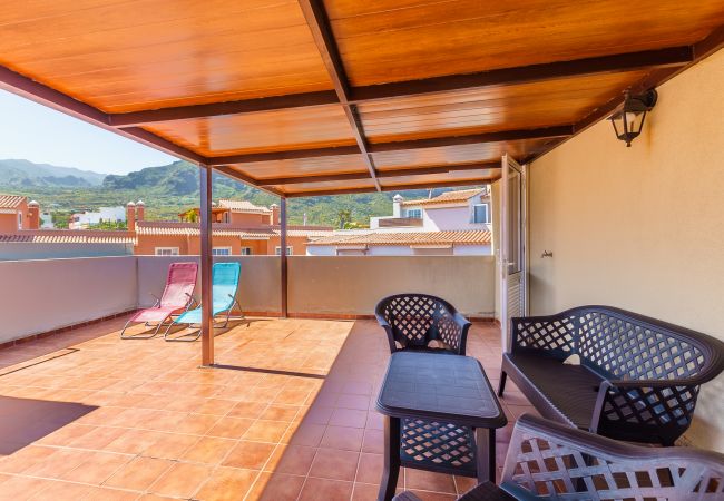House in Buenavista del Norte - 2BR Home with Parking - Mountain Views Terrace House in Buenavista del Norte - 2BR Home with Parking - Mountain Views Terrace