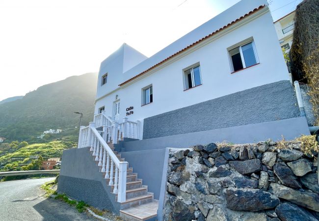 House in Hermigua - Ca' Yaya - Big House w/Terraces + Rooftop & Views House in Hermigua - Ca' Yaya - Big House w/Terraces + Rooftop & Views