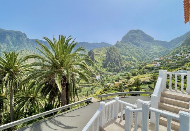 House in Hermigua - Ca' Yaya - Big House w/Terraces + Rooftop & Views House in Hermigua - Ca' Yaya - Big House w/Terraces + Rooftop & Views