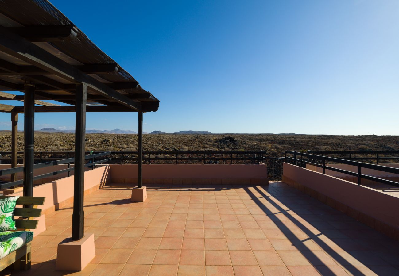 Apartment in La Oliva - Private Terrace Majanicho Home -Garden & Pool Apartment in La Oliva - Private Terrace Majanicho Home -Garden & Pool