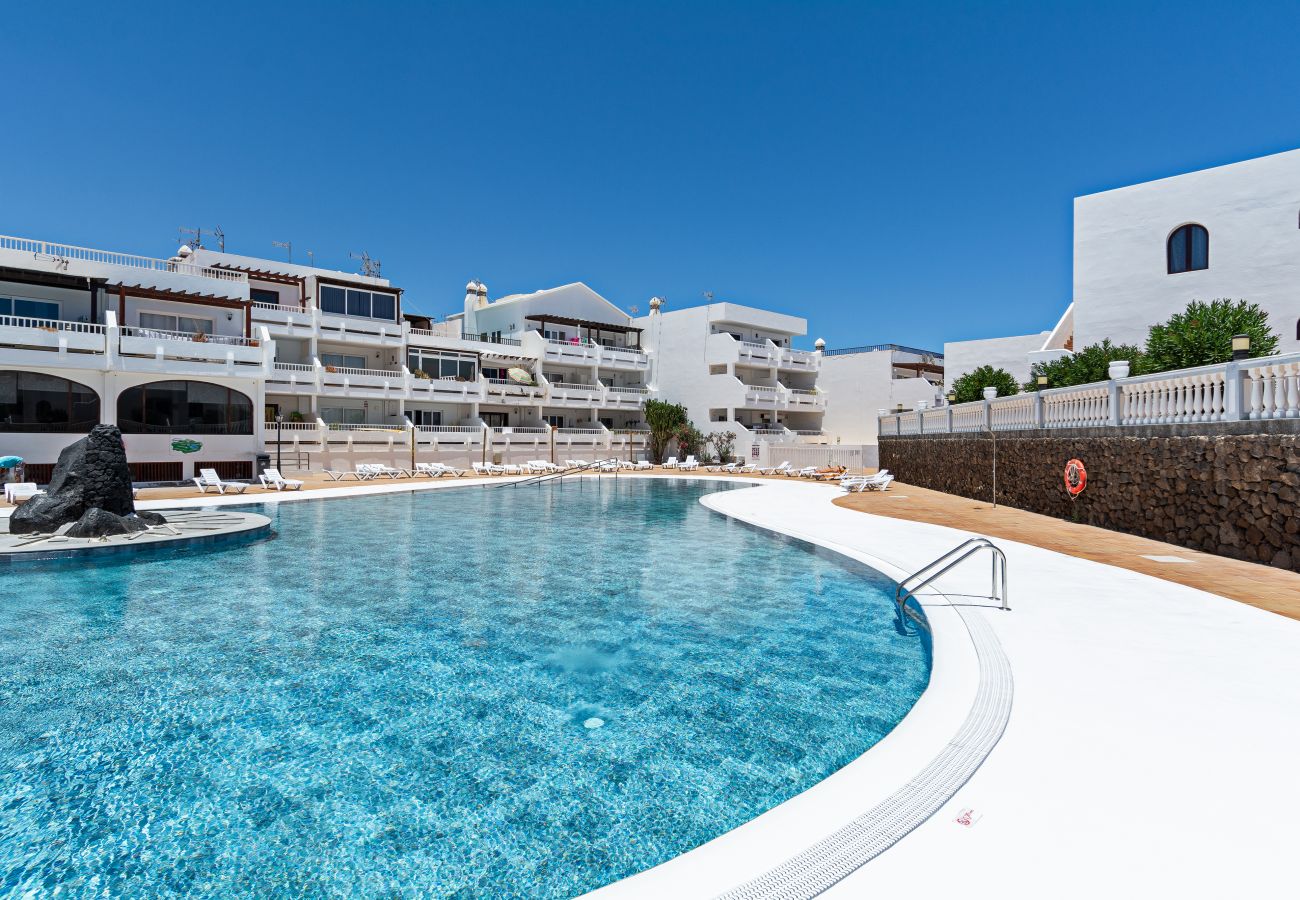 Apartment in Costa Teguise - Casa Ayram - Private terrace - Pool - 10 min walk