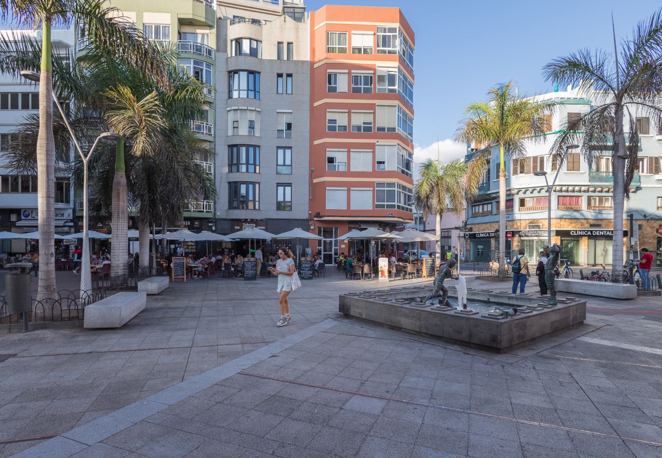 Studio in Las Palmas de Gran Canaria - Comfy Renovated Studio 2 min walk to Beach