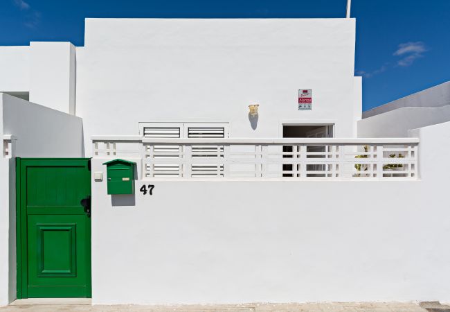 House in Playa Honda - 2BR Terrace Home - 10 min walk to the Beach House in Playa Honda - 2BR Terrace Home - 10 min walk to the Beach