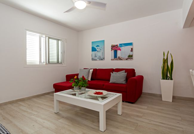 House in Playa Honda - 2BR Terrace Home - 10 min walk to the Beach House in Playa Honda - 2BR Terrace Home - 10 min walk to the Beach