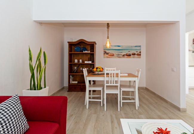 House in Playa Honda - 2BR Terrace Home - 10 min walk to the Beach House in Playa Honda - 2BR Terrace Home - 10 min walk to the Beach