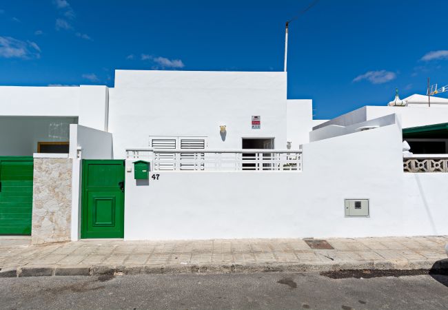 House in Playa Honda - 2BR Terrace Home - 10 min walk to the Beach House in Playa Honda - 2BR Terrace Home - 10 min walk to the Beach