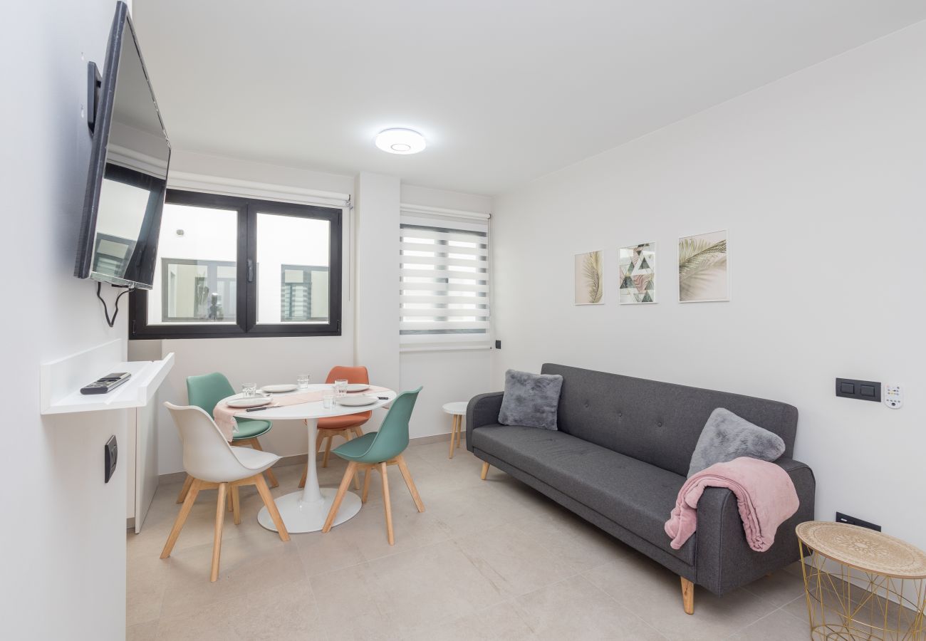 Apartment in Las Palmas de Gran Canaria - 2BR New Pretty Home next to Las Canteras Beach Apartment in Las Palmas de Gran Canaria - 2BR New Pretty Home next to Las Canteras Beach