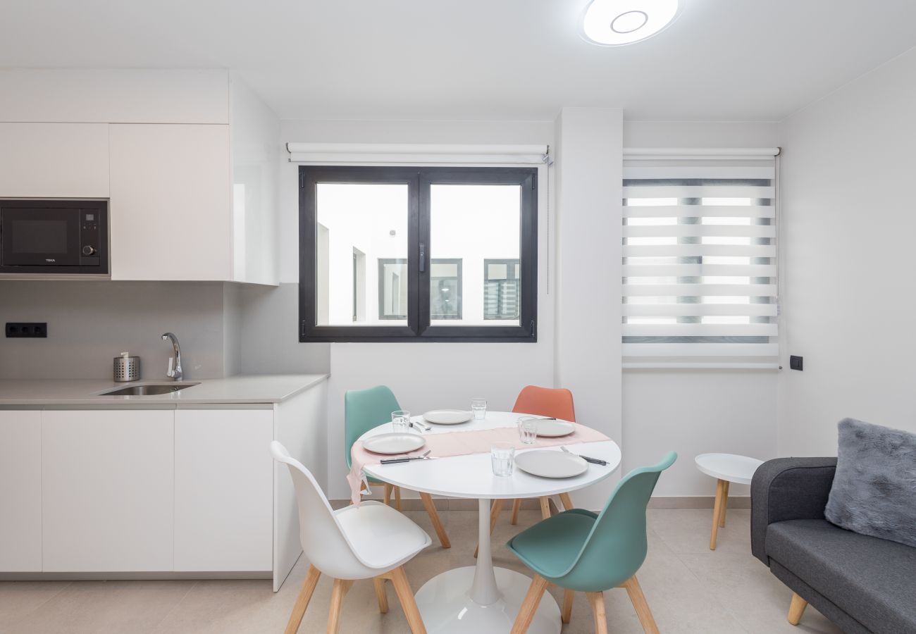 Apartment in Las Palmas de Gran Canaria - 2BR New Pretty Home next to Las Canteras Beach Apartment in Las Palmas de Gran Canaria - 2BR New Pretty Home next to Las Canteras Beach