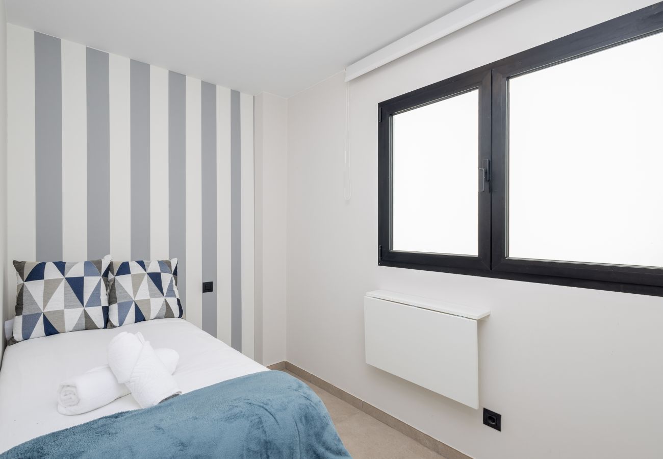 Apartment in Las Palmas de Gran Canaria - 2BR New Pretty Home next to Las Canteras Beach Apartment in Las Palmas de Gran Canaria - 2BR New Pretty Home next to Las Canteras Beach