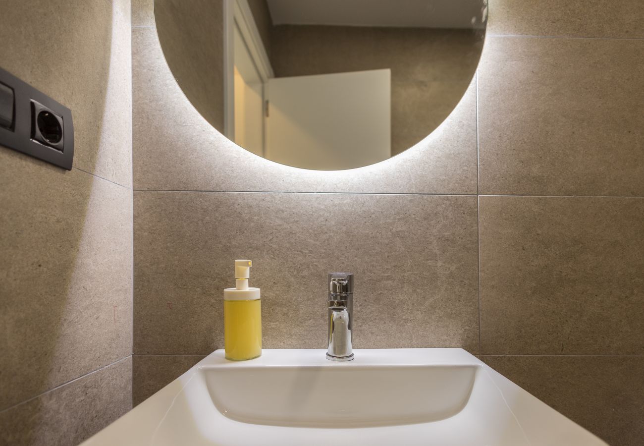 Apartment in Las Palmas de Gran Canaria - 2BR New Pretty Home next to Las Canteras Beach Apartment in Las Palmas de Gran Canaria - 2BR New Pretty Home next to Las Canteras Beach