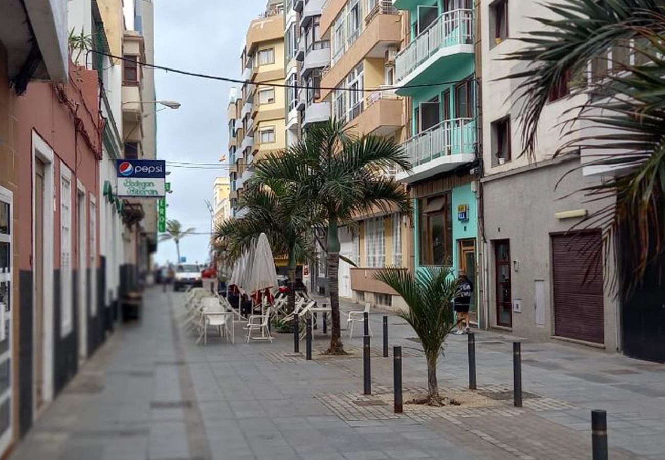 Apartment in Las Palmas de Gran Canaria - 2BR New Pretty Home next to Las Canteras Beach Apartment in Las Palmas de Gran Canaria - 2BR New Pretty Home next to Las Canteras Beach