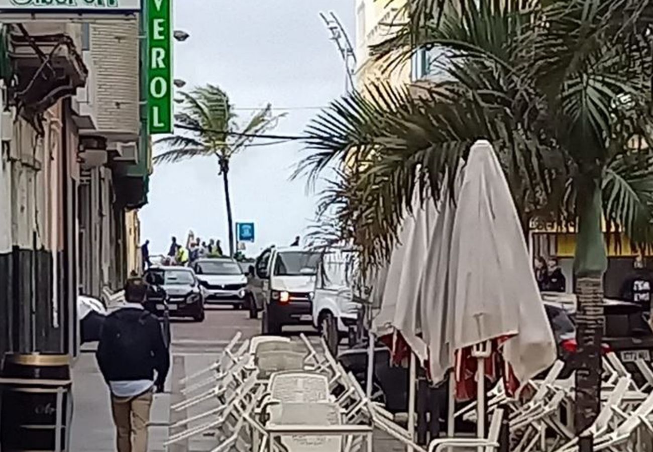 Apartment in Las Palmas de Gran Canaria - 2BR New Pretty Home next to Las Canteras Beach Apartment in Las Palmas de Gran Canaria - 2BR New Pretty Home next to Las Canteras Beach