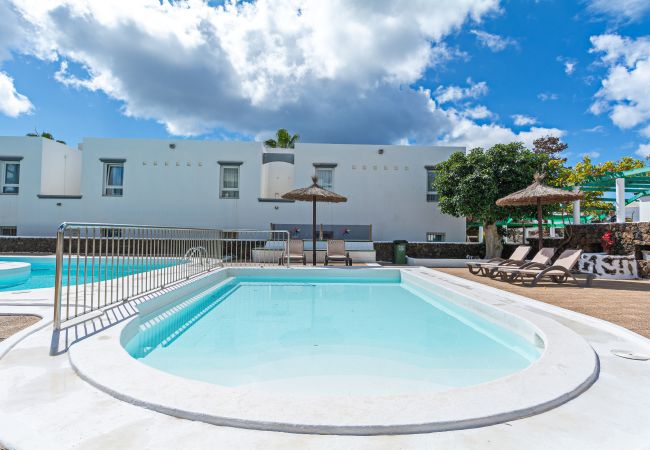 Apartment in Puerto del Carmen - Guasimeta Duplex - Pool & Balcony Apartment in Puerto del Carmen - Guasimeta Duplex - Pool & Balcony