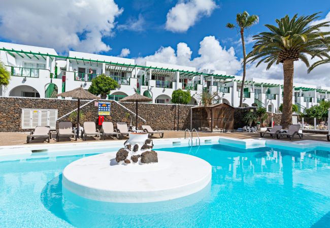 Apartment in Puerto del Carmen - Guasimeta Duplex - Pool & Balcony Apartment in Puerto del Carmen - Guasimeta Duplex - Pool & Balcony