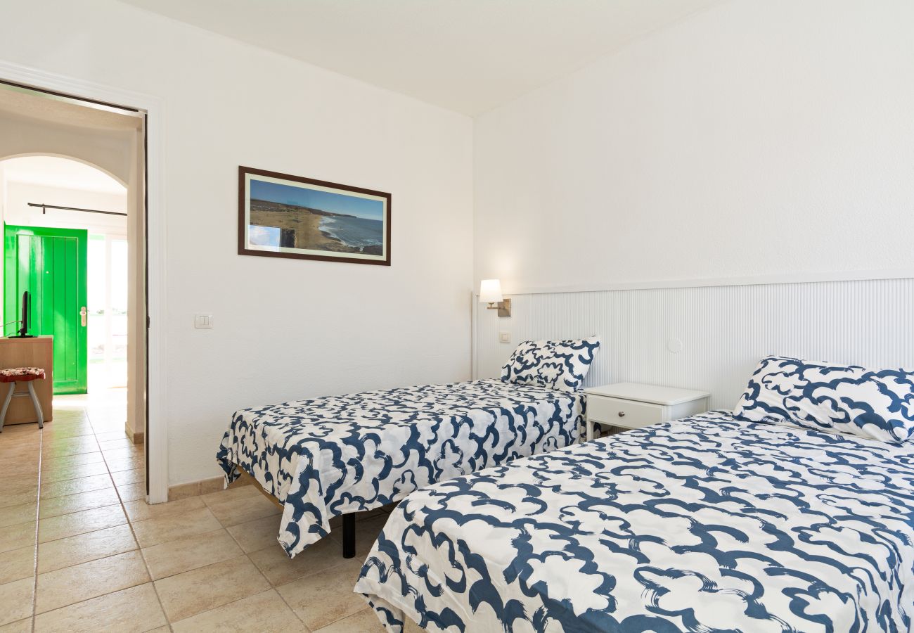 Apartment in Puerto del Carmen - Guasimeta Duplex - Pool & Balcony Apartment in Puerto del Carmen - Guasimeta Duplex - Pool & Balcony