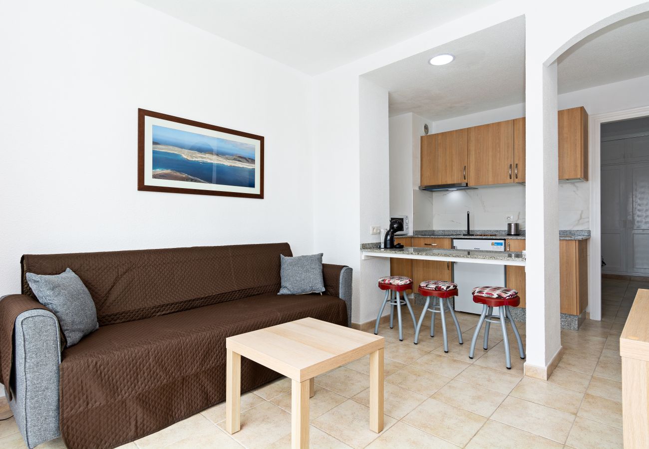 Apartment in Puerto del Carmen - Guasimeta Duplex - Pool & Balcony Apartment in Puerto del Carmen - Guasimeta Duplex - Pool & Balcony