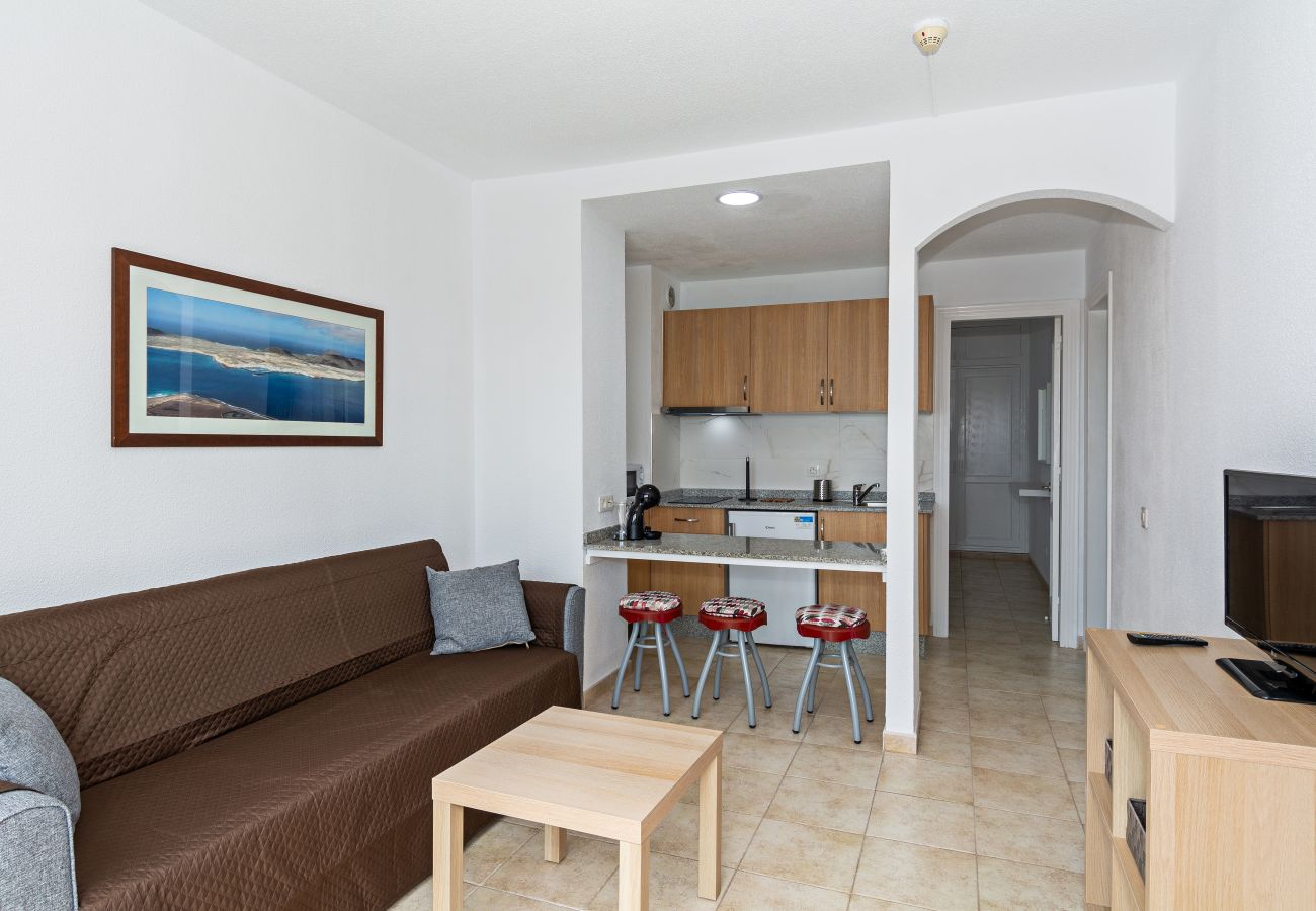 Apartment in Puerto del Carmen - Guasimeta Duplex - Pool & Balcony Apartment in Puerto del Carmen - Guasimeta Duplex - Pool & Balcony