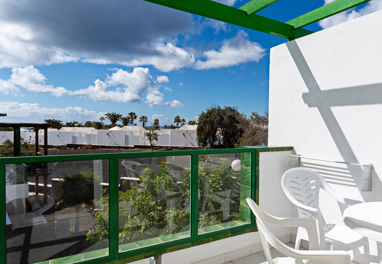 Apartment in Puerto del Carmen - Guasimeta Duplex - Pool & Balcony Apartment in Puerto del Carmen - Guasimeta Duplex - Pool & Balcony