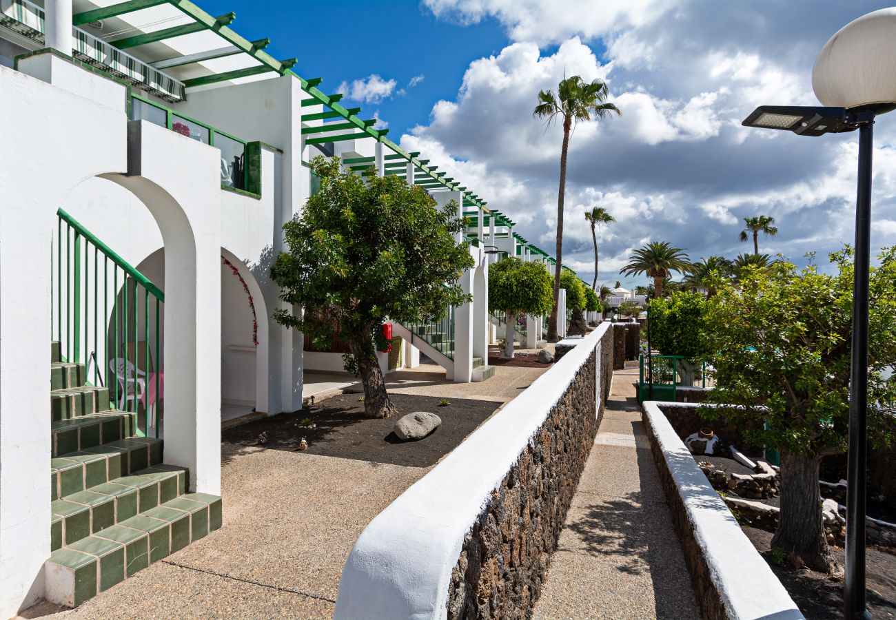 Apartment in Puerto del Carmen - Guasimeta Duplex - Pool & Balcony Apartment in Puerto del Carmen - Guasimeta Duplex - Pool & Balcony