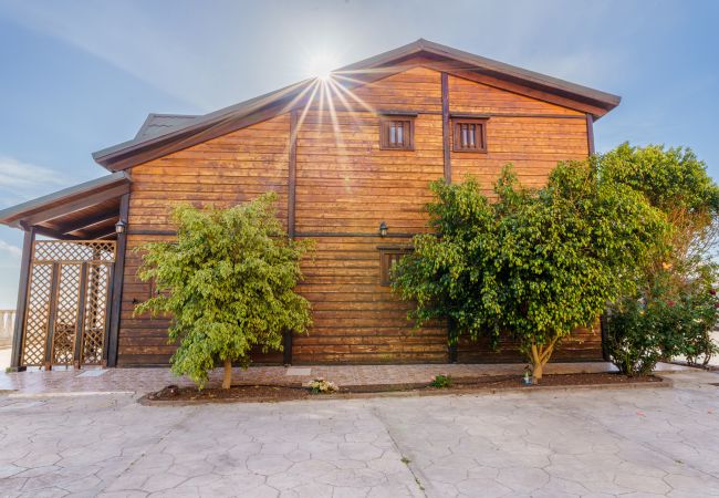 House in Candelaria - 4BR Candelaria Wooden House -Pool, Views & Parking House in Candelaria - 4BR Candelaria Wooden House -Pool, Views & Parking