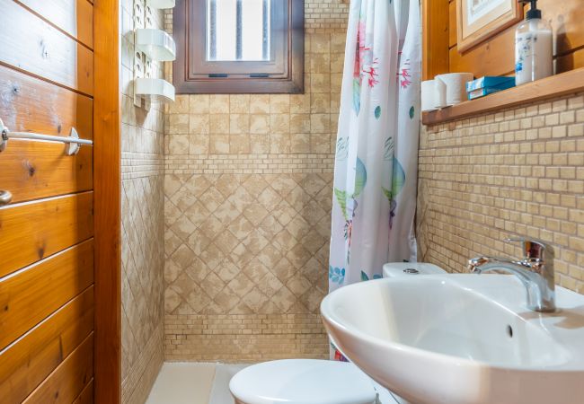 House in Candelaria - 4BR Candelaria Wooden House -Pool, Views & Parking House in Candelaria - 4BR Candelaria Wooden House -Pool, Views & Parking