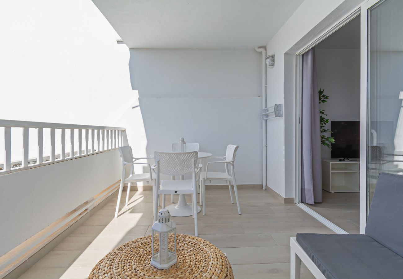 Apartment in Costa Teguise - Palmeras Apt - Pool & Terrace - next to Beach Apartment in Costa Teguise - Palmeras Apt - Pool & Terrace - next to Beach