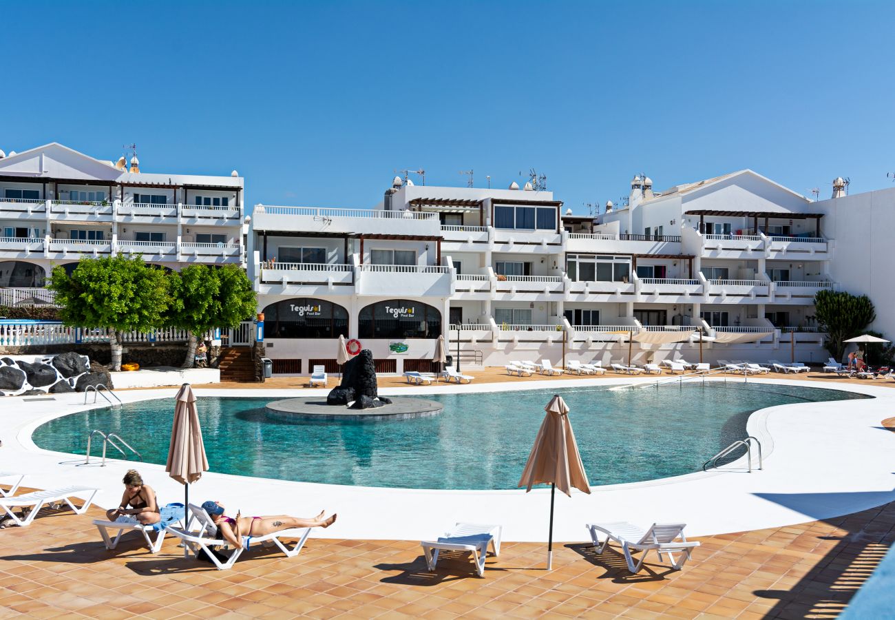 Apartment in Costa Teguise - Palmeras Apt - Pool & Terrace - next to Beach Apartment in Costa Teguise - Palmeras Apt - Pool & Terrace - next to Beach