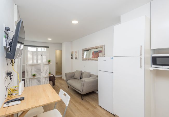 Studio in Las Palmas de Gran Canaria - Cozy Studio Las Canteras - 2 min walk to Beach Studio in Las Palmas de Gran Canaria - Cozy Studio Las Canteras - 2 min walk to Beach