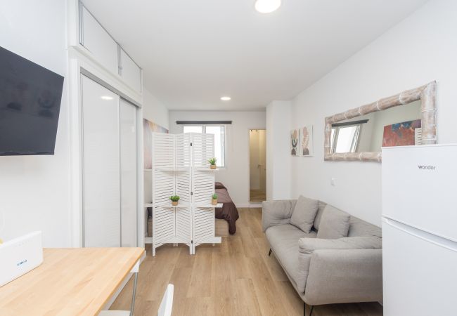 Studio in Las Palmas de Gran Canaria - Cozy Studio Las Canteras - 2 min walk to Beach Studio in Las Palmas de Gran Canaria - Cozy Studio Las Canteras - 2 min walk to Beach