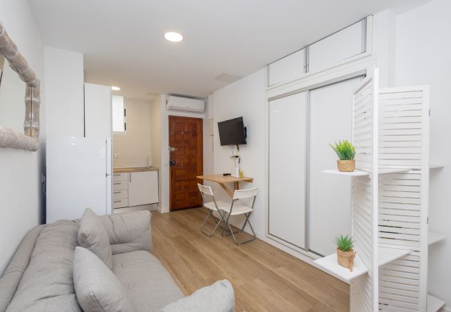 Studio in Las Palmas de Gran Canaria - Cozy Studio Las Canteras - 2 min walk to Beach Studio in Las Palmas de Gran Canaria - Cozy Studio Las Canteras - 2 min walk to Beach