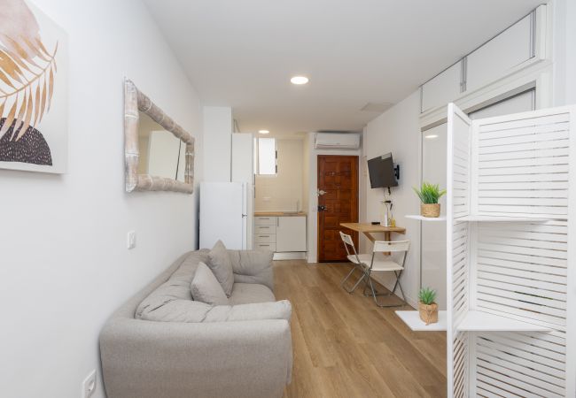 Studio in Las Palmas de Gran Canaria - Cozy Studio Las Canteras - 2 min walk to Beach Studio in Las Palmas de Gran Canaria - Cozy Studio Las Canteras - 2 min walk to Beach