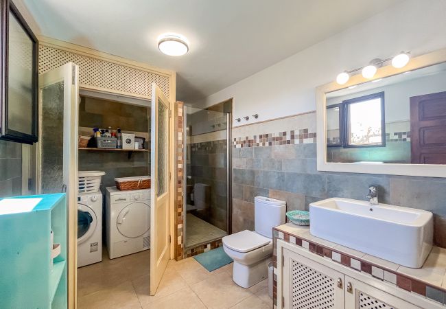 House in Moya - Moya Rooftop House - 3BR House in Moya - Moya Rooftop House - 3BR