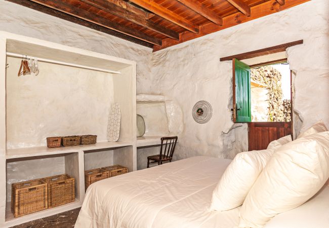 House in Las BreƱas - Bohemian Art House - 2BR in Yaiza & Garden House in Las BreƱas - Bohemian Art House - 2BR in Yaiza & Garden