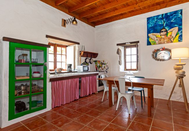 House in Las BreƱas - Bohemian Art House - 2BR in Yaiza & Garden House in Las BreƱas - Bohemian Art House - 2BR in Yaiza & Garden