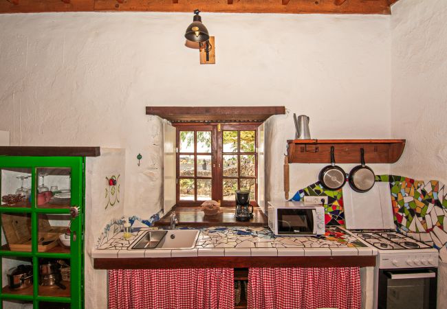 House in Las BreƱas - Bohemian Art House - 2BR in Yaiza & Garden House in Las BreƱas - Bohemian Art House - 2BR in Yaiza & Garden