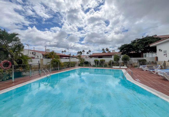 Apartment in San Bartolomé de Tirajana - Bungalow Playa del Inglés-Terrace & Pool Apartment in San Bartolomé de Tirajana - Bungalow Playa del Inglés-Terrace & Pool