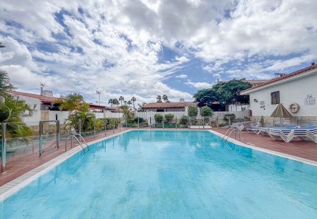 Apartment in San Bartolomé de Tirajana - Bungalow Playa del Inglés-Terrace & Pool Apartment in San Bartolomé de Tirajana - Bungalow Playa del Inglés-Terrace & Pool