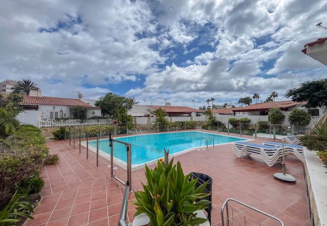 Apartment in San Bartolomé de Tirajana - Bungalow Playa del Inglés-Terrace & Pool Apartment in San Bartolomé de Tirajana - Bungalow Playa del Inglés-Terrace & Pool