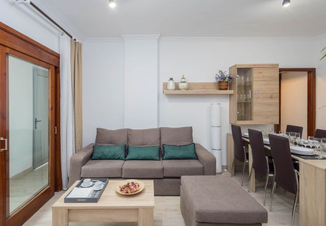 Apartment in Las Palmas de Gran Canaria - Cozy Mesa Y López Home& Courtyard 5' Las Canteras Apartment in Las Palmas de Gran Canaria - Cozy Mesa Y López Home& Courtyard 5' Las Canteras