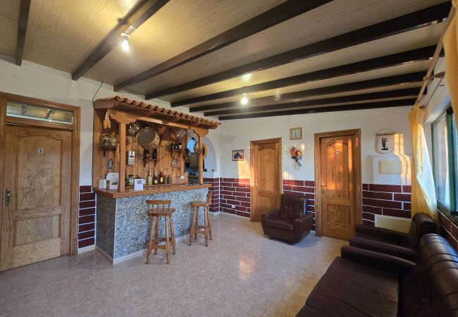 in Vallehermoso - 3BR Rustic House - Seaviews & Minibar