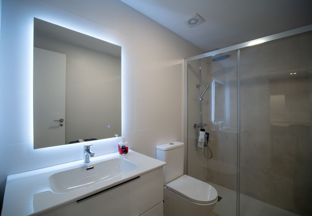 Apartment in Benidorm - 2BR Ocean II Flat - Parking & 2’ to Levante Beach Apartment in Benidorm - 2BR Ocean II Flat - Parking & 2’ to Levante Beach