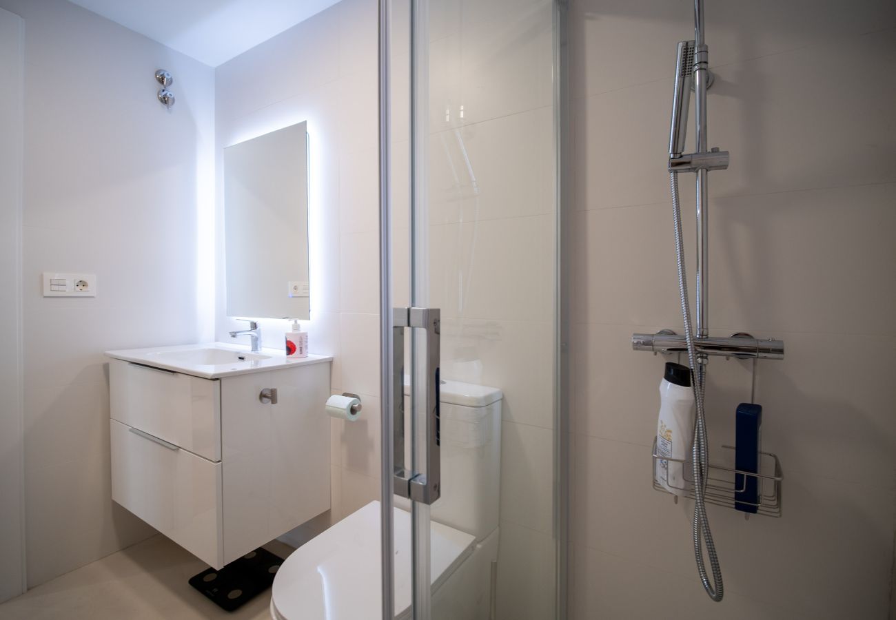 Apartment in Benidorm - 2BR Ocean II Flat - Parking & 2’ to Levante Beach Apartment in Benidorm - 2BR Ocean II Flat - Parking & 2’ to Levante Beach