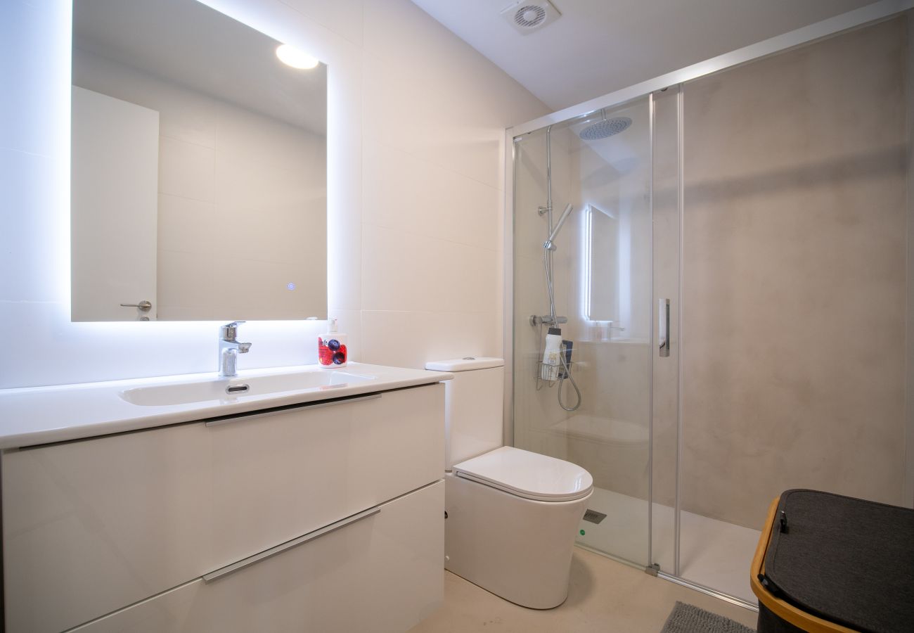 Apartment in Benidorm - 2BR Ocean II Flat - Parking & 2’ to Levante Beach Apartment in Benidorm - 2BR Ocean II Flat - Parking & 2’ to Levante Beach